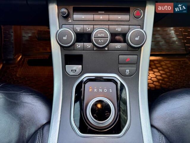 Белый Ленд Ровер Рендж Ровер Эвок, объемом двигателя 2 л и пробегом 168 тыс. км за 17800 $, фото 12 на Automoto.ua