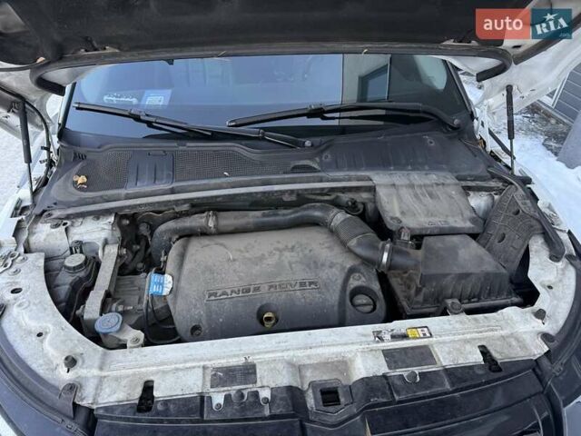 Білий Ленд Ровер Рендж Ровер Евок, об'ємом двигуна 2.18 л та пробігом 198 тис. км за 16500 $, фото 31 на Automoto.ua