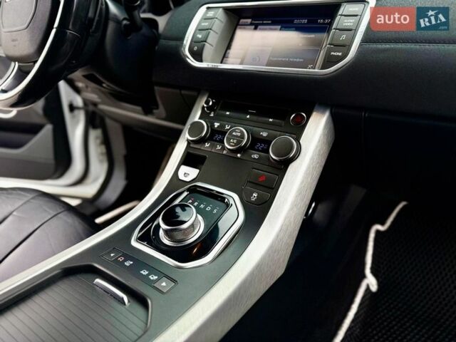 Білий Ленд Ровер Рендж Ровер Евок, об'ємом двигуна 2 л та пробігом 179 тис. км за 12500 $, фото 57 на Automoto.ua