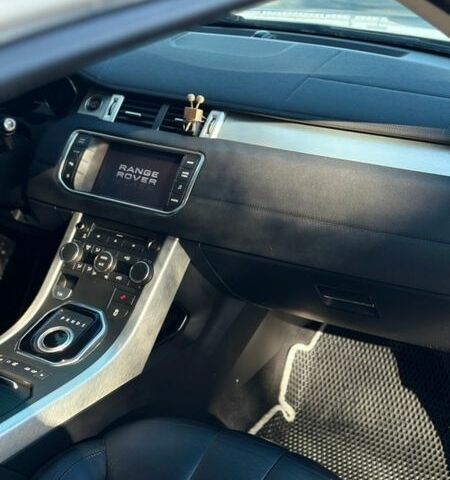 Белый Ленд Ровер Рендж Ровер Эвок, объемом двигателя 2 л и пробегом 179 тыс. км за 12700 $, фото 27 на Automoto.ua