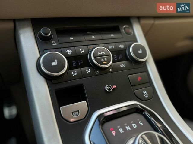 Білий Ленд Ровер Рендж Ровер Евок, об'ємом двигуна 2 л та пробігом 113 тис. км за 17800 $, фото 12 на Automoto.ua