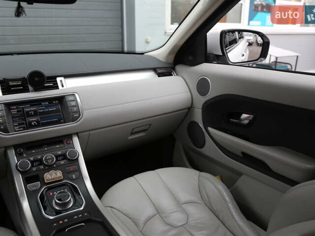 Белый Ленд Ровер Рендж Ровер Эвок, объемом двигателя 2.18 л и пробегом 202 тыс. км за 18000 $, фото 14 на Automoto.ua