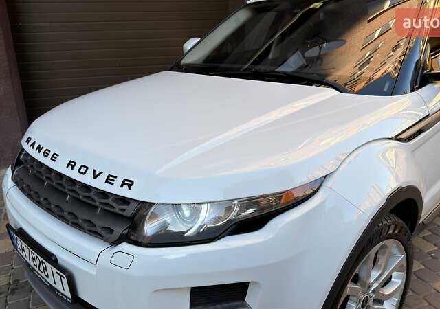 Белый Ленд Ровер Рендж Ровер Эвок, объемом двигателя 2 л и пробегом 142 тыс. км за 13750 $, фото 2 на Automoto.ua