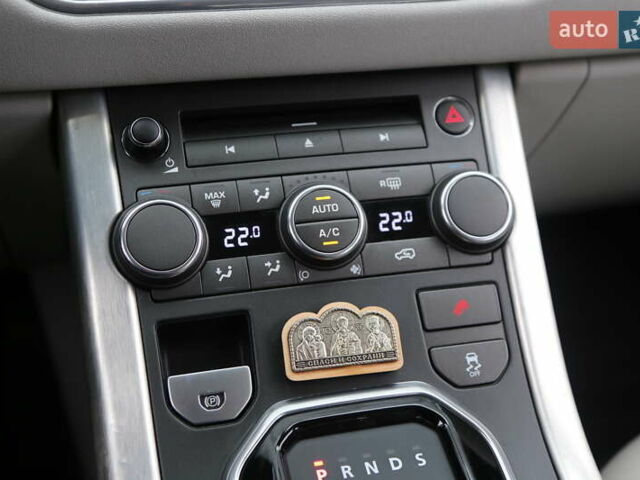 Белый Ленд Ровер Рендж Ровер Эвок, объемом двигателя 2.18 л и пробегом 202 тыс. км за 18000 $, фото 19 на Automoto.ua