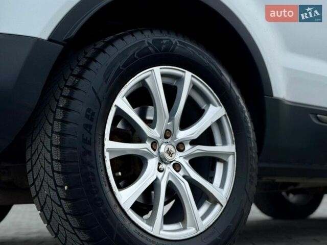 Білий Ленд Ровер Рендж Ровер Евок, об'ємом двигуна 2 л та пробігом 179 тис. км за 12500 $, фото 33 на Automoto.ua