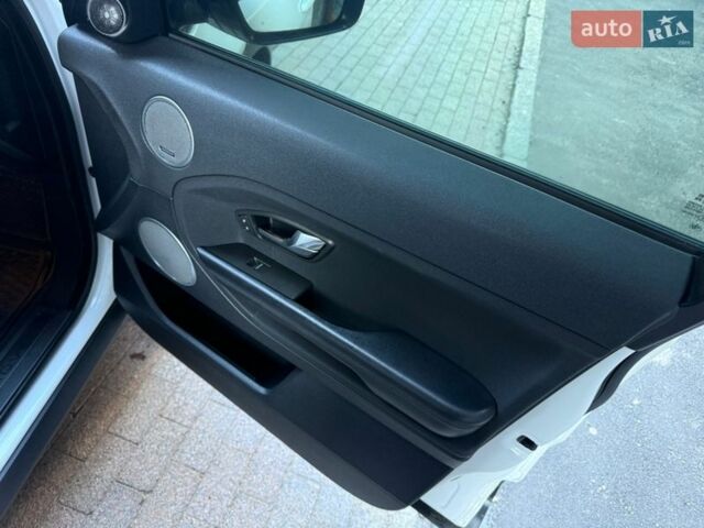 Белый Ленд Ровер Рендж Ровер Эвок, объемом двигателя 2 л и пробегом 168 тыс. км за 17400 $, фото 51 на Automoto.ua