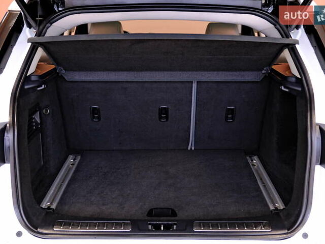 Белый Ленд Ровер Рендж Ровер Эвок, объемом двигателя 2.18 л и пробегом 180 тыс. км за 14900 $, фото 50 на Automoto.ua