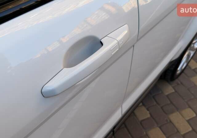 Белый Ленд Ровер Рендж Ровер Эвок, объемом двигателя 2 л и пробегом 142 тыс. км за 13750 $, фото 6 на Automoto.ua