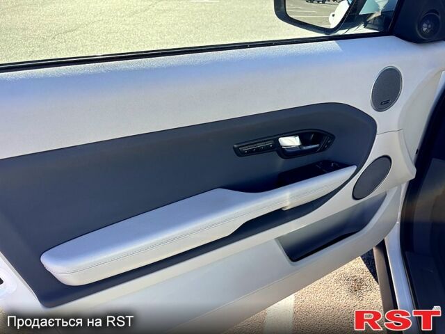 Белый Ленд Ровер Рендж Ровер Эвок, объемом двигателя 2 л и пробегом 135 тыс. км за 17000 $, фото 9 на Automoto.ua