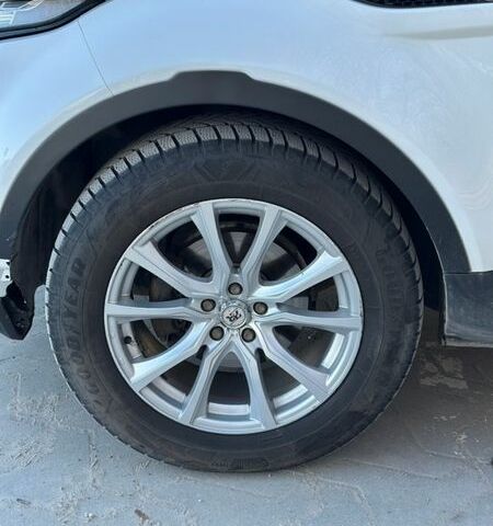 Белый Ленд Ровер Рендж Ровер Эвок, объемом двигателя 2 л и пробегом 179 тыс. км за 12700 $, фото 15 на Automoto.ua