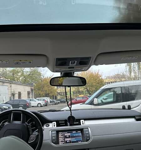 Ленд Ровер Рендж Ровер Евок 2011 у Києві на Automoto.ua Білий Ленд Ровер Рендж Ровер Евок, об'ємом двигуна 2.18 л та пробігом 202 тис. км за 19500 $, фото 4 на Automoto.ua