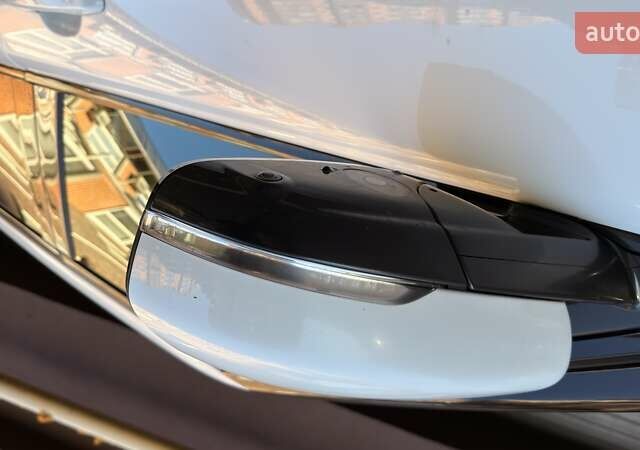 Белый Ленд Ровер Рендж Ровер Эвок, объемом двигателя 2 л и пробегом 142 тыс. км за 13750 $, фото 5 на Automoto.ua