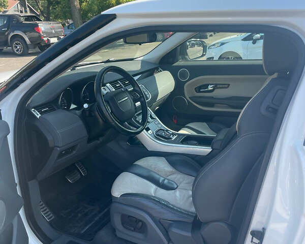 Білий Ленд Ровер Рендж Ровер Евок, об'ємом двигуна 2.18 л та пробігом 220 тис. км за 18000 $, фото 4 на Automoto.ua