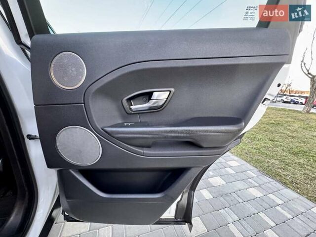 Белый Ленд Ровер Рендж Ровер Эвок, объемом двигателя 2 л и пробегом 168 тыс. км за 17800 $, фото 27 на Automoto.ua