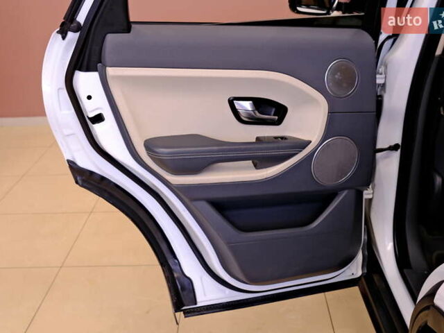 Белый Ленд Ровер Рендж Ровер Эвок, объемом двигателя 2.18 л и пробегом 180 тыс. км за 14900 $, фото 33 на Automoto.ua