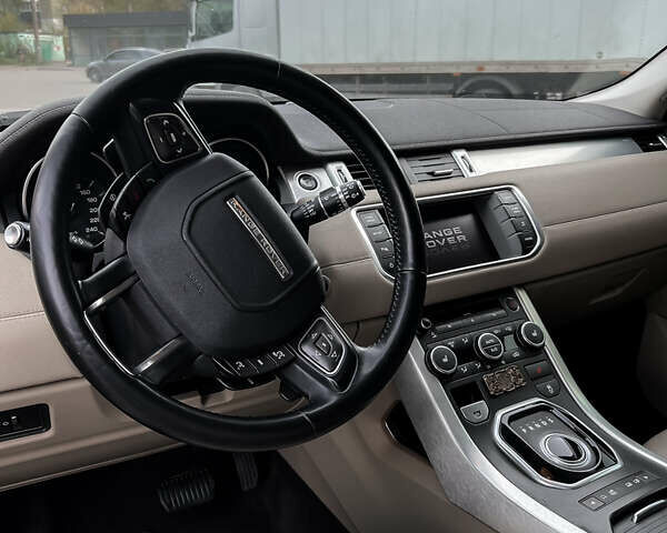 Білий Ленд Ровер Рендж Ровер Евок, об'ємом двигуна 2.2 л та пробігом 190 тис. км за 19800 $, фото 15 на Automoto.ua