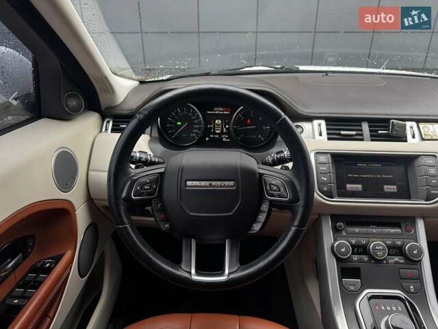Ленд Ровер Рендж Ровер Эвок 2012 в Киеве на Automoto.ua Белый Ленд Ровер Рендж Ровер Эвок, объемом двигателя 2.18 л и пробегом 127 тыс. км за 19900 $, фото 17 на Automoto.ua