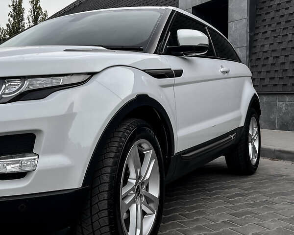 Білий Ленд Ровер Рендж Ровер Евок, об'ємом двигуна 2.2 л та пробігом 190 тис. км за 19800 $, фото 1 на Automoto.ua