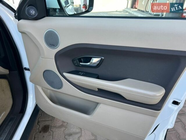 Белый Ленд Ровер Рендж Ровер Эвок, объемом двигателя 2 л и пробегом 183 тыс. км за 11800 $, фото 32 на Automoto.ua