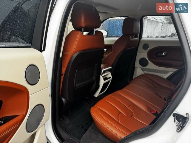 Ленд Ровер Рендж Ровер Эвок 2012 в Киеве на Automoto.ua Белый Ленд Ровер Рендж Ровер Эвок, объемом двигателя 2.18 л и пробегом 127 тыс. км за 19900 $, фото 11 на Automoto.ua