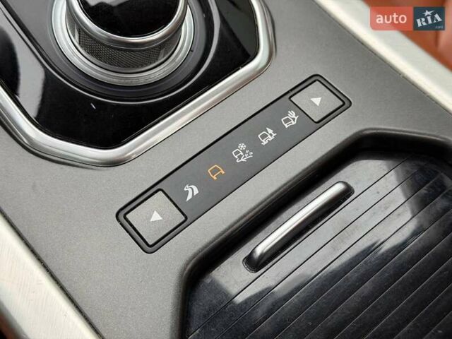 Білий Ленд Ровер Рендж Ровер Евок, об'ємом двигуна 2 л та пробігом 125 тис. км за 14800 $, фото 59 на Automoto.ua