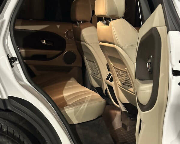 Белый Ленд Ровер Рендж Ровер Эвок, объемом двигателя 2 л и пробегом 200 тыс. км за 15500 $, фото 55 на Automoto.ua