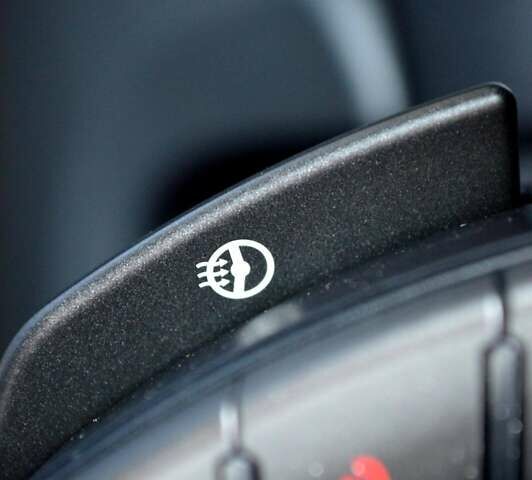 Белый Ленд Ровер Рендж Ровер Эвок, объемом двигателя 2 л и пробегом 175 тыс. км за 14900 $, фото 27 на Automoto.ua