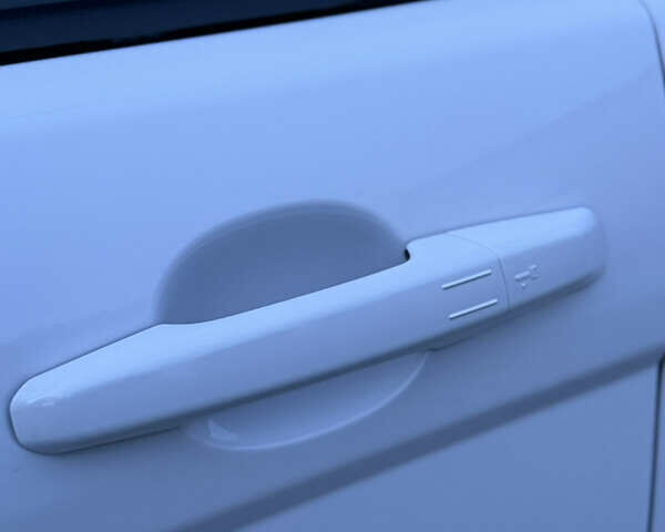 Белый Ленд Ровер Рендж Ровер Эвок, объемом двигателя 2.18 л и пробегом 193 тыс. км за 19500 $, фото 10 на Automoto.ua