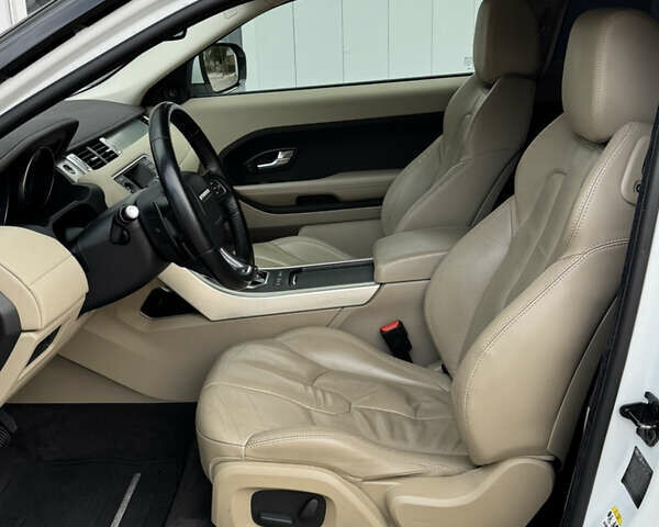 Белый Ленд Ровер Рендж Ровер Эвок, объемом двигателя 2.18 л и пробегом 247 тыс. км за 15300 $, фото 16 на Automoto.ua