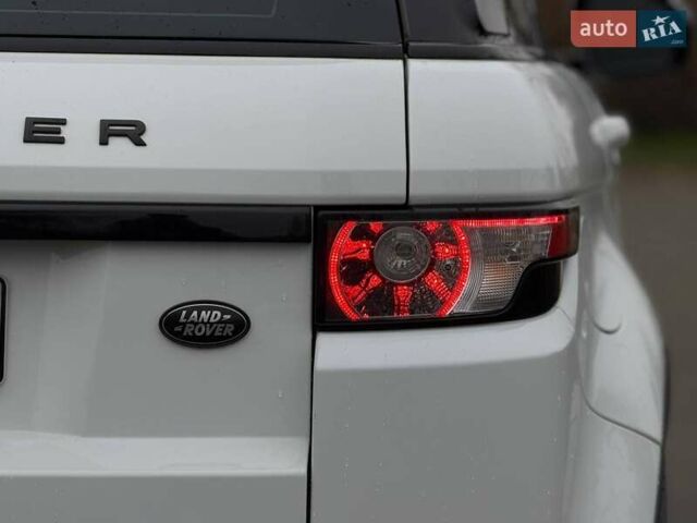 Білий Ленд Ровер Рендж Ровер Евок, об'ємом двигуна 2 л та пробігом 125 тис. км за 14800 $, фото 22 на Automoto.ua