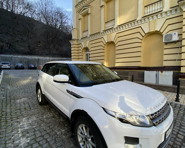 Ленд Ровер Рендж Ровер Эвок 2012 в Киеве на Automoto.ua Белый Ленд Ровер Рендж Ровер Эвок, объемом двигателя 2.18 л и пробегом 215 тыс. км за 19999 $, фото 40 на Automoto.ua