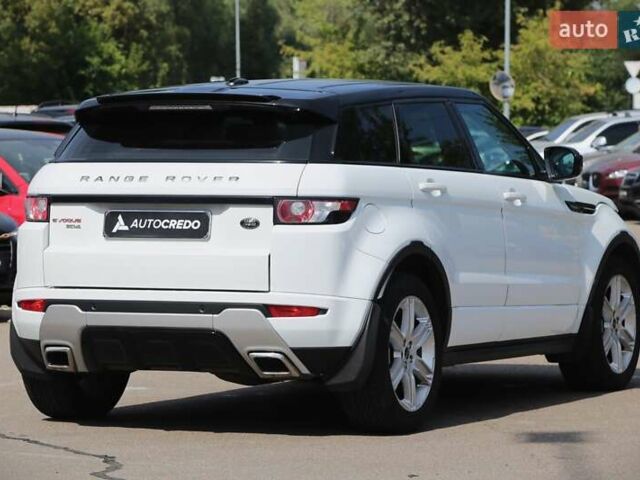 Белый Ленд Ровер Рендж Ровер Эвок, объемом двигателя 2.18 л и пробегом 176 тыс. км за 19500 $, фото 6 на Automoto.ua