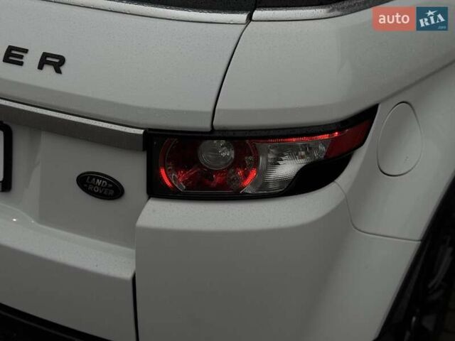 Білий Ленд Ровер Рендж Ровер Евок, об'ємом двигуна 2 л та пробігом 231 тис. км за 16990 $, фото 17 на Automoto.ua