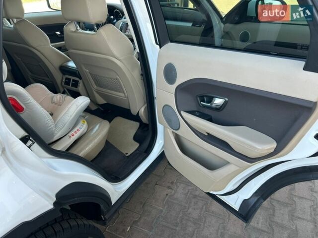 Белый Ленд Ровер Рендж Ровер Эвок, объемом двигателя 2 л и пробегом 183 тыс. км за 11800 $, фото 33 на Automoto.ua