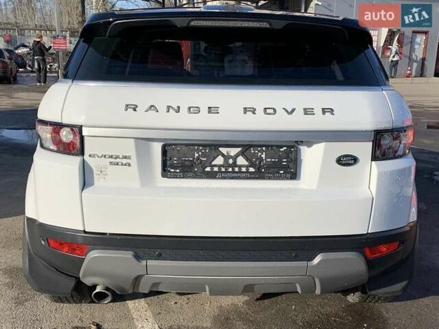 Білий Ленд Ровер Рендж Ровер Евок, об'ємом двигуна 2.18 л та пробігом 130 тис. км за 17999 $, фото 4 на Automoto.ua