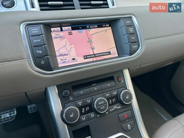 Белый Ленд Ровер Рендж Ровер Эвок, объемом двигателя 2 л и пробегом 183 тыс. км за 11800 $, фото 16 на Automoto.ua