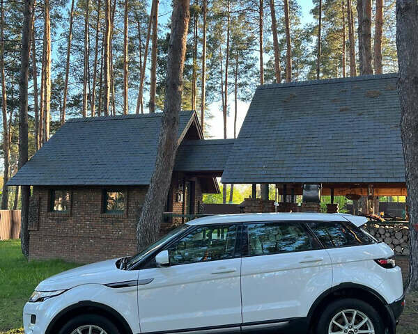 Ленд Ровер Рендж Ровер Эвок 2012 в Киеве на Automoto.ua Белый Ленд Ровер Рендж Ровер Эвок, объемом двигателя 2.18 л и пробегом 215 тыс. км за 19999 $, фото 9 на Automoto.ua