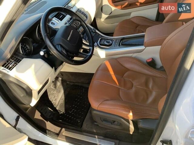 Білий Ленд Ровер Рендж Ровер Евок, об'ємом двигуна 2.18 л та пробігом 130 тис. км за 17999 $, фото 5 на Automoto.ua