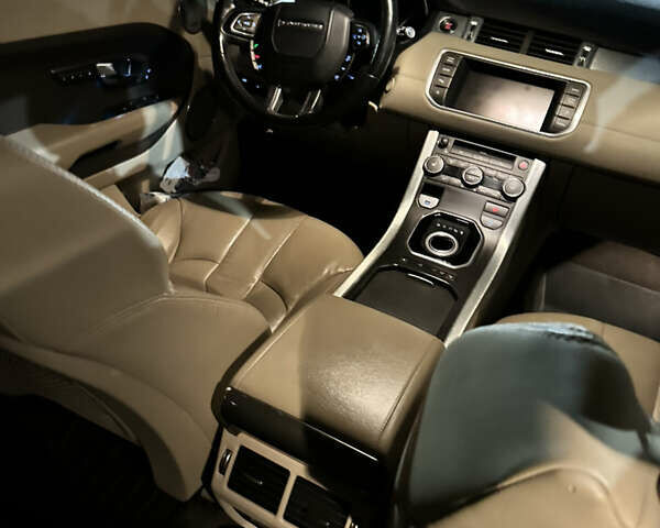 Белый Ленд Ровер Рендж Ровер Эвок, объемом двигателя 2 л и пробегом 320 тыс. км за 12950 $, фото 24 на Automoto.ua