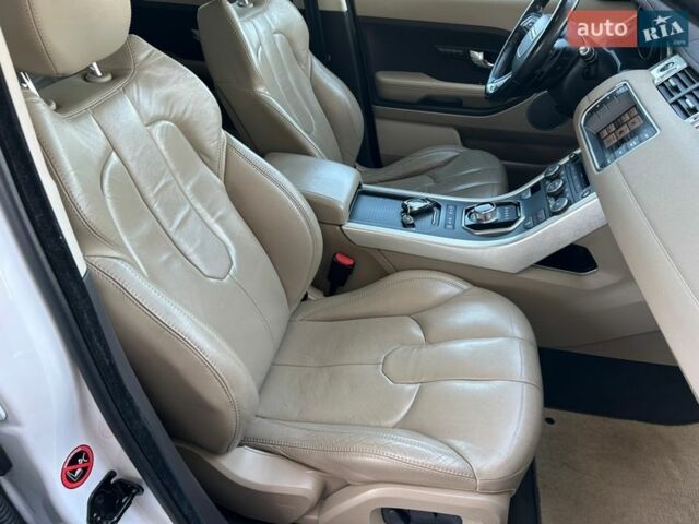 Белый Ленд Ровер Рендж Ровер Эвок, объемом двигателя 2 л и пробегом 183 тыс. км за 11800 $, фото 31 на Automoto.ua