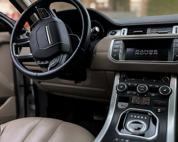 Білий Ленд Ровер Рендж Ровер Евок, об'ємом двигуна 2.18 л та пробігом 190 тис. км за 19200 $, фото 22 на Automoto.ua