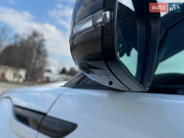 Білий Ленд Ровер Рендж Ровер Евок, об'ємом двигуна 2 л та пробігом 70 тис. км за 21000 $, фото 28 на Automoto.ua