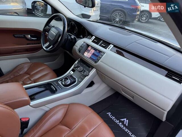 Белый Ленд Ровер Рендж Ровер Эвок, объемом двигателя 2.18 л и пробегом 159 тыс. км за 17900 $, фото 15 на Automoto.ua