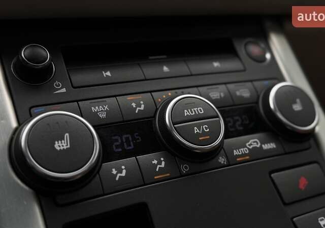 Білий Ленд Ровер Рендж Ровер Евок, об'ємом двигуна 2 л та пробігом 231 тис. км за 16990 $, фото 30 на Automoto.ua