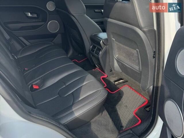 Білий Ленд Ровер Рендж Ровер Евок, об'ємом двигуна 2 л та пробігом 70 тис. км за 21000 $, фото 24 на Automoto.ua