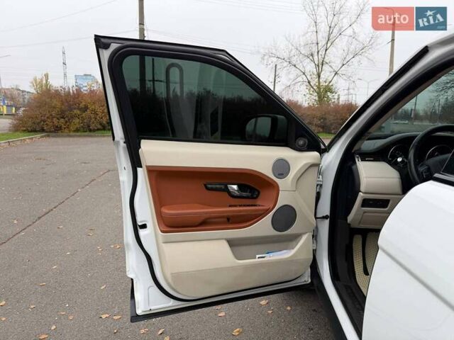 Білий Ленд Ровер Рендж Ровер Евок, об'ємом двигуна 2 л та пробігом 125 тис. км за 14800 $, фото 33 на Automoto.ua