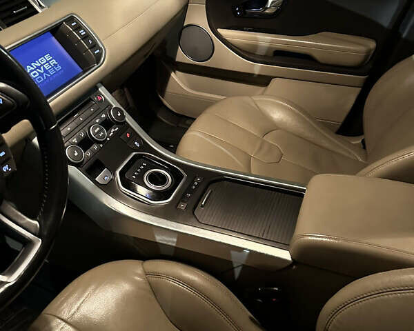 Белый Ленд Ровер Рендж Ровер Эвок, объемом двигателя 2 л и пробегом 200 тыс. км за 15500 $, фото 38 на Automoto.ua