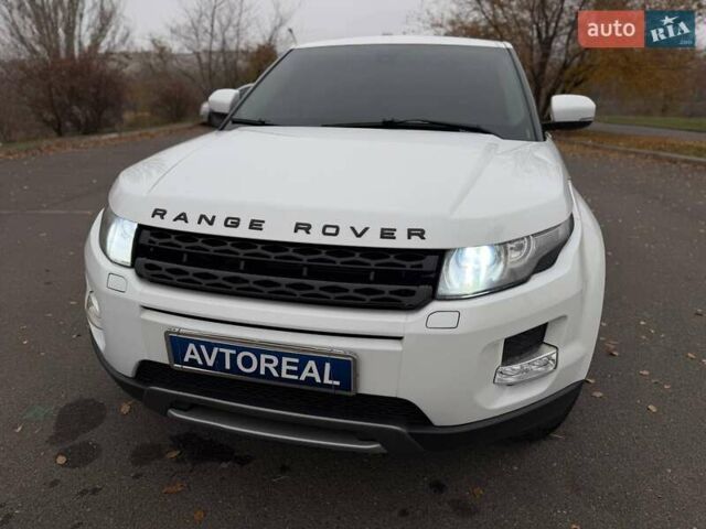 Білий Ленд Ровер Рендж Ровер Евок, об'ємом двигуна 2 л та пробігом 125 тис. км за 14800 $, фото 13 на Automoto.ua