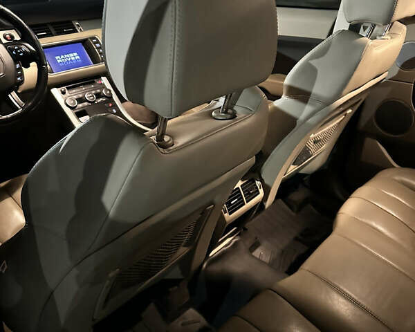 Белый Ленд Ровер Рендж Ровер Эвок, объемом двигателя 2 л и пробегом 200 тыс. км за 15500 $, фото 46 на Automoto.ua