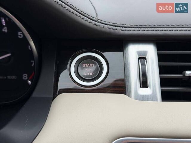 Білий Ленд Ровер Рендж Ровер Евок, об'ємом двигуна 2 л та пробігом 125 тис. км за 14800 $, фото 53 на Automoto.ua